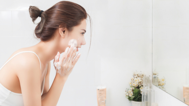 Čisti lice od akni i mitisera: Domaći sapun od aktivnog uglja