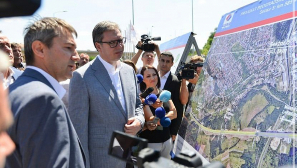 VUČIĆ OTVORIO SEKTOR B5 OBILAZNICE OKO BEOGRADA Predsednik ponosan što se u Srbiji sada gradi 10 auto-puteva i brzih saobraćajnica (FOTO)