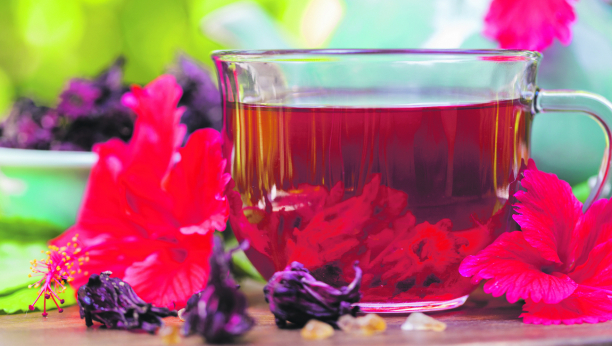 Zdrav napitak: Kakve zdravstvene prednosti ima čaj od hibiskusa?