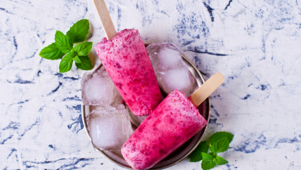 Uživajte u ukusu: Napravite sladoled od kupine i višnje