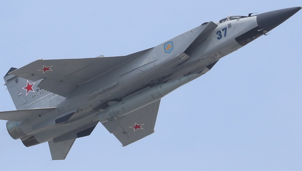 OTKRIVENA AHILOVA PETA AMERIČKE ODBRANE! Ruski stručnjaci tvde: Naš MiG-31 brzo bi rešio problem