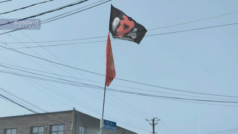 NOVA PROVOKACIJA NA KOSOVU U Severnoj Mitrovici razvili zastavu UČK i "velike Albanije" (FOTO/VIDEO)