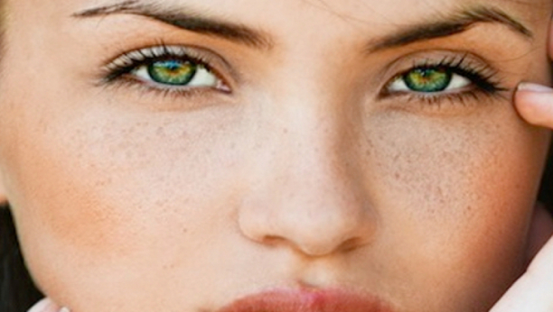 PRIVLAČE KAO MAGNET Ovu boju očiju muškarci smatraju se najatraktivnijom kod žena