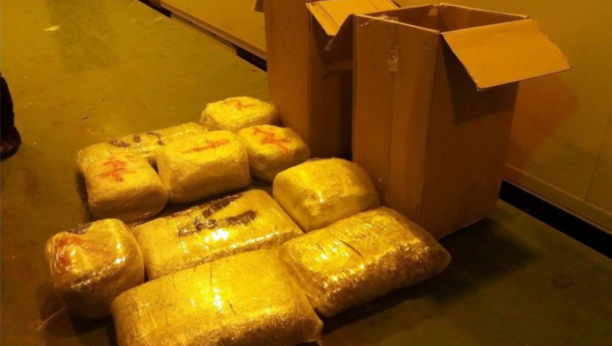 VELIKA ZAPLENA NA GRADINI Turčin kamionom pokušao da prošvercuje više od 200 kilograma droge! (FOTO)
