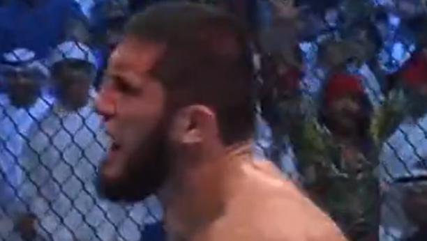 BRUTALNA UFC BORBA Mahačev slavio u meču godine (VIDEO)