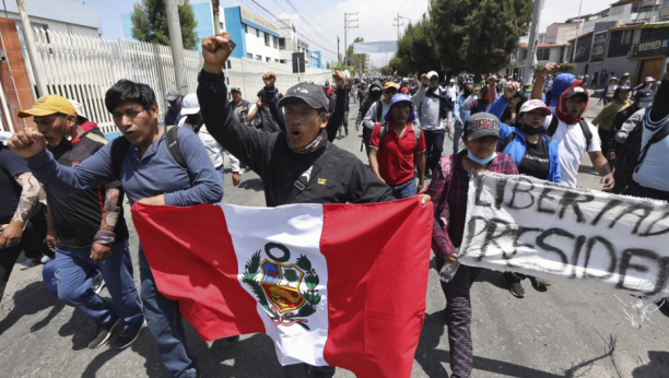 PROTESTI NE PRESTAJU Vlada Perua proglasila vanredno stanje