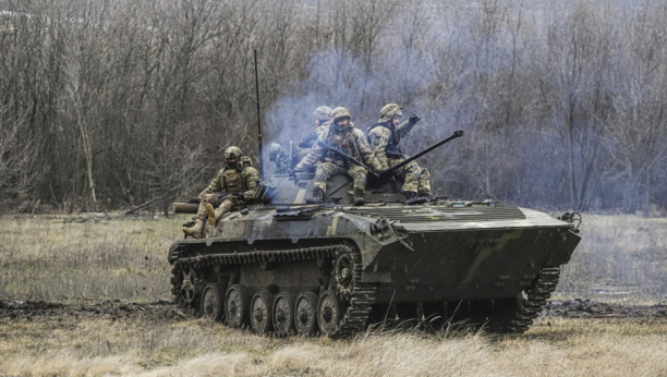 PARADOKS RATA Ukrajinski tenkovi sve više koriste rusku naftu