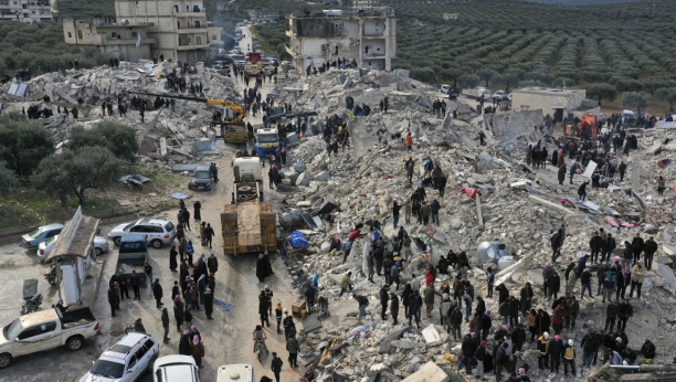 PROGLAŠENA SEDMODNEVNA ŽALOST U TURSKOJ Generalna skupština UN odala poštu žrtvama razornog zemljotresa
