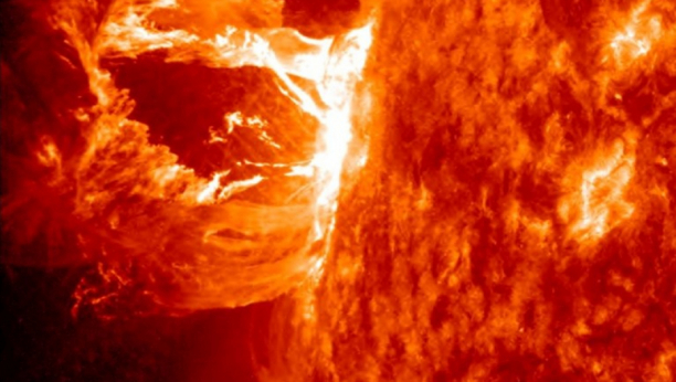 IMAMO LI RAZLOGA ZA BRIGU Odlomio se deo Sunca, naučnici zbunjeni, "Ne znamo šta se tačno dešava"