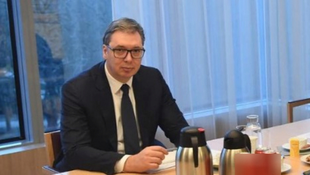 TEŽAK SASTANAK U BRISELU Predsednik Vučić objavio fotografiju, Boreljovo lice sve govori (FOTO)