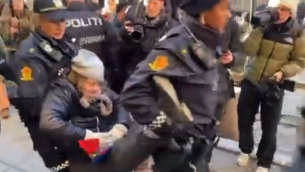 POLICIJA ODNELA GRETU TUNBERG SA PROTESTA! Organizovala protest na mestu gde je to zabranjeno, odmah je uhapšena! (VIDEO)