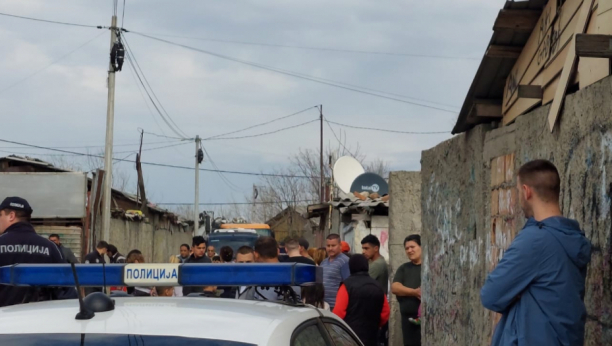 PRVI SNIMCI SA MESTA STRAVIČNE TRAGEDIJE Devojčicu usmrtio kamion u romskom naselju (FOTO/VIDEO)