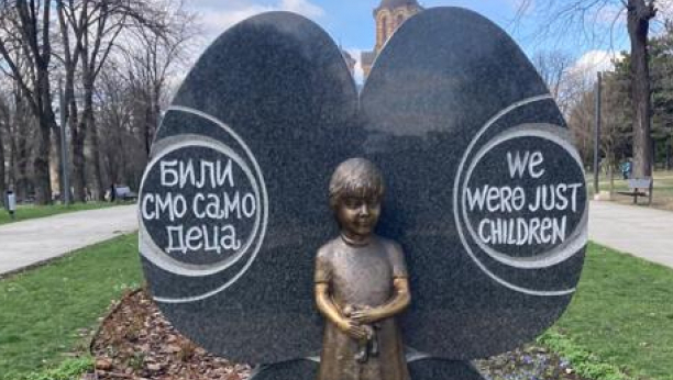 ISPRAVKA: Austrijski ekonomista Gunter Felinger: Srušiti spomenike ubijenoj srpskoj deci! (FOTO)