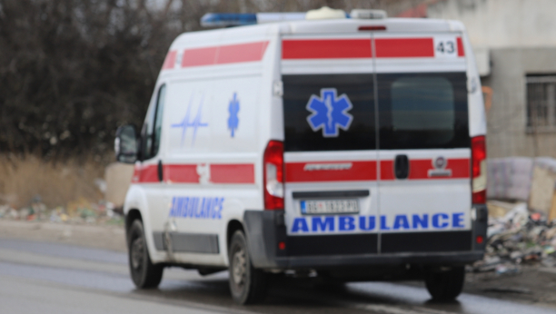 OBOREN PEŠAK NA BULEVARU I TROTINET U MIRJEVU Povređeni prevezeni u Urgentni centar