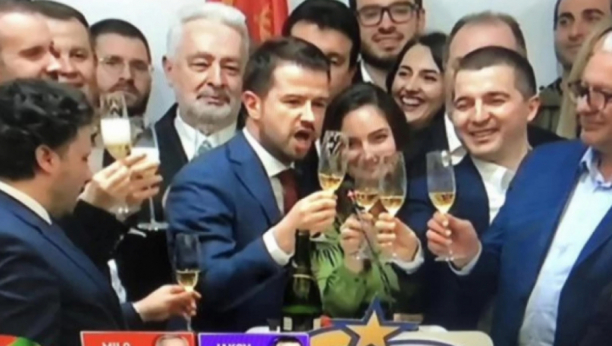 SREĆNO NAM BILO! Milatović se obratio građanima: Šampanjac toči sa Mandićem, Dritanom, Kovačevićem....