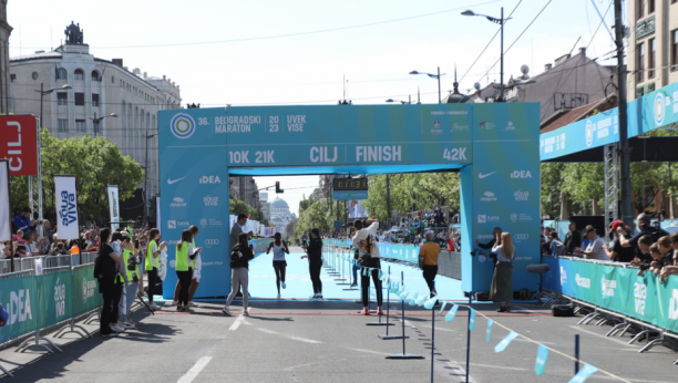 DRAMA U FINIŠU Kenijac vodio čitavu trku, a onda se pravo niotkuda pojavio Marokanac i pobedio na 36. Beogradskom maratonu (VIDEO)