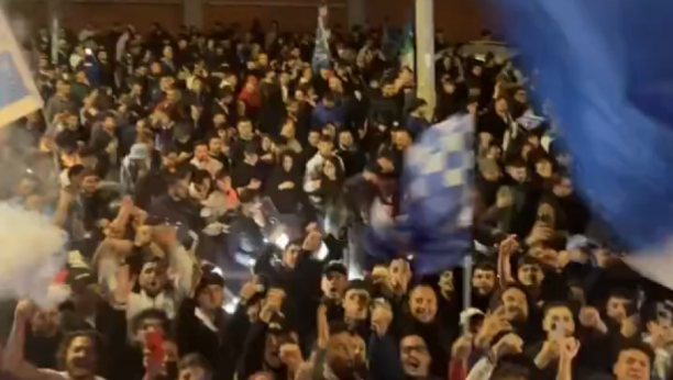 POTPUNA LUDNICA U ITALIJI Navijači Napolija u transu, veliko slavlje posle pobede nad Juventusom (VIDEO)