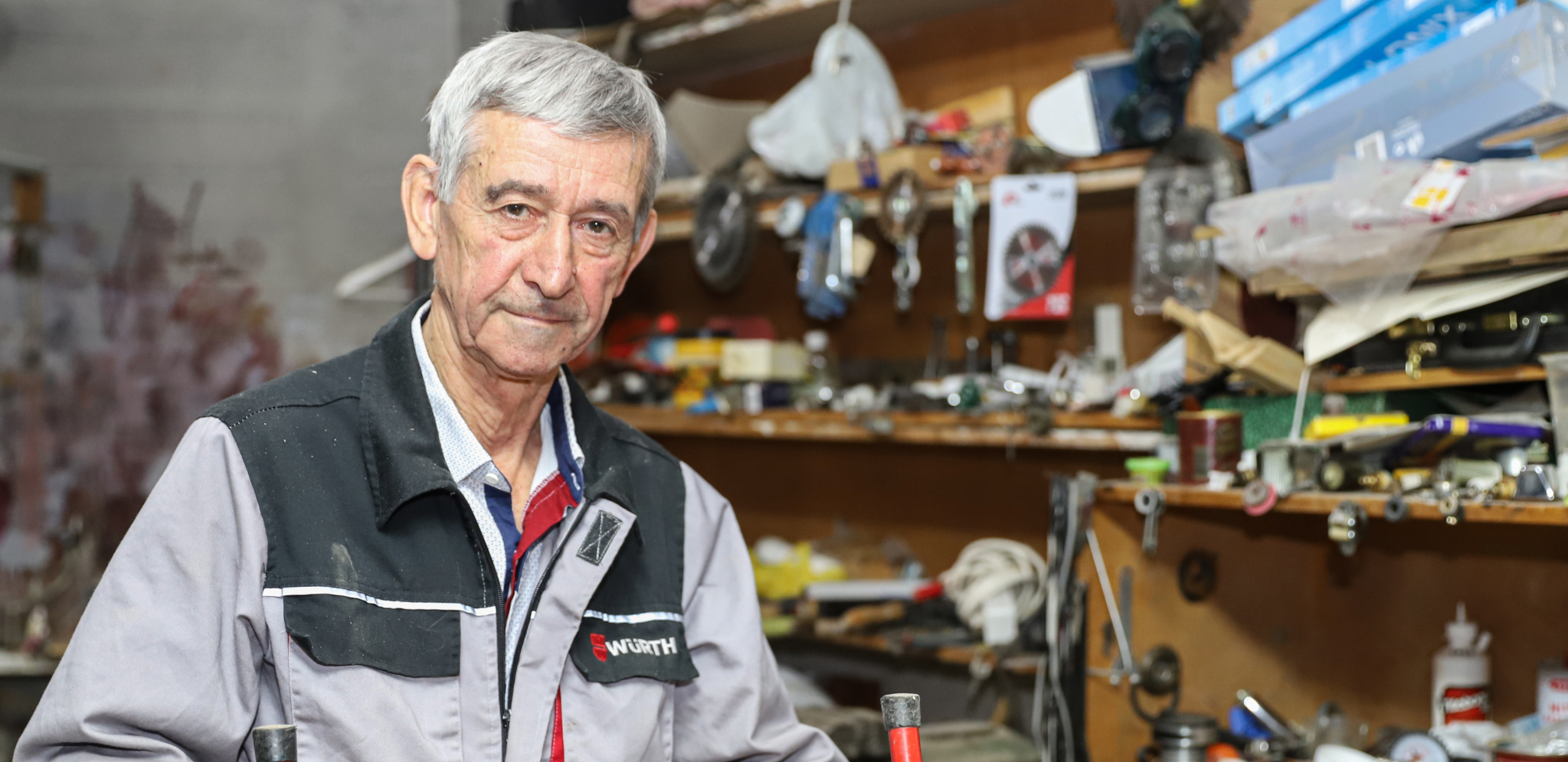 LEGENDA Domar Joca nikad nije zakasnio na posao! Jovan Mitrović (76) više od 50 godina radi u školi Radoje Domanović u Beogradu (FOTO)