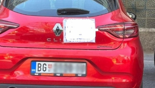 DA NIJE TUŽNO, BILO BI SMEŠNO Poruka na autu beogradskih tablica u Zagrebu, postala hit, "Izvinite, mi smo..."