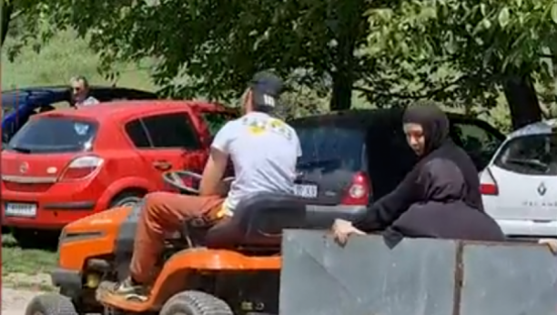 OVO SE VIĐA SAMO U SRBIJI Momak džentlmenski povezao monahinje na traktoru (VIDEO)
