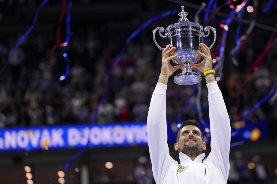 Novak Đoković sa peharom US Opena
