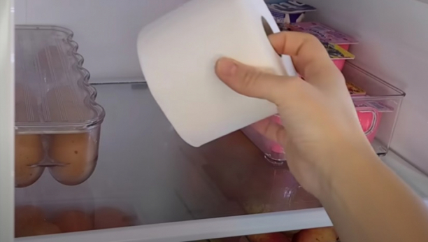 Toalet papir u frižideru