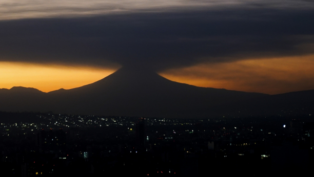 Proradio vulkan Popokatepetl u Meksiku