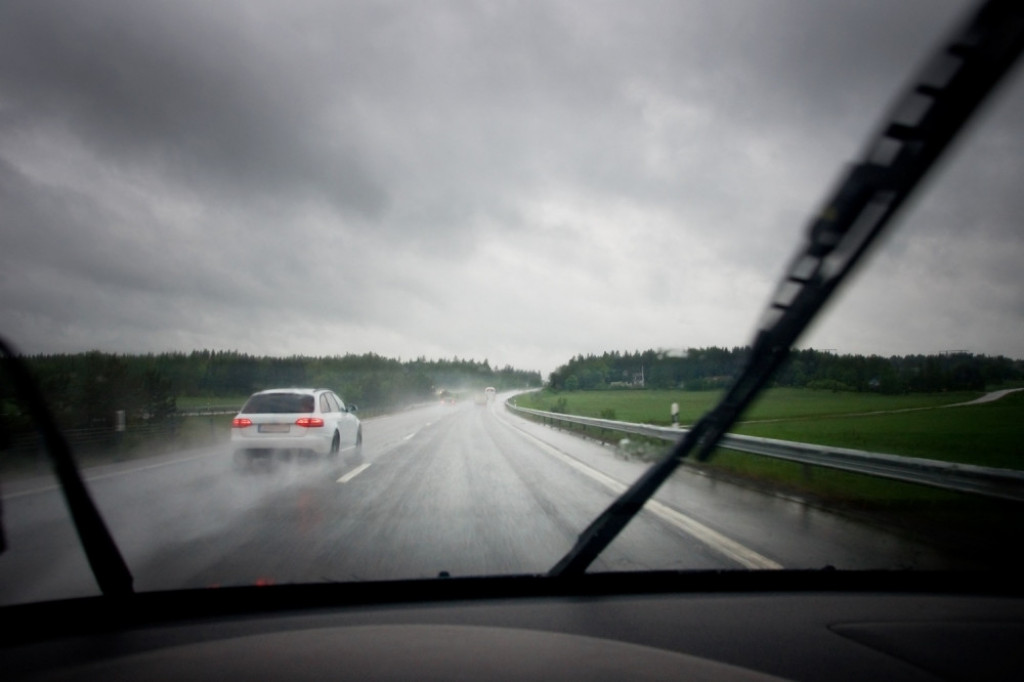 Kiša Nevreme Vožnja po kiši Putovanje Brisači