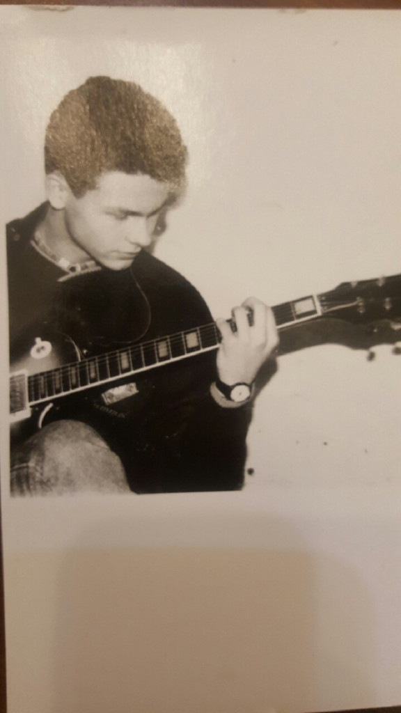 U mladosti je pržio gitaru