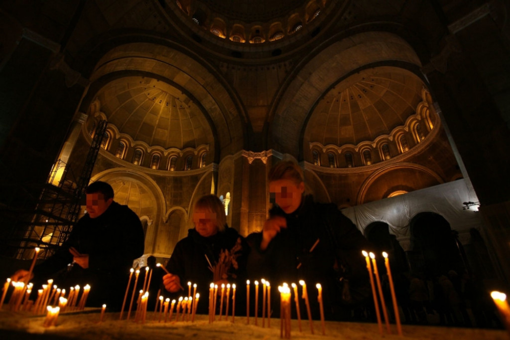 Crkva sveća sveće