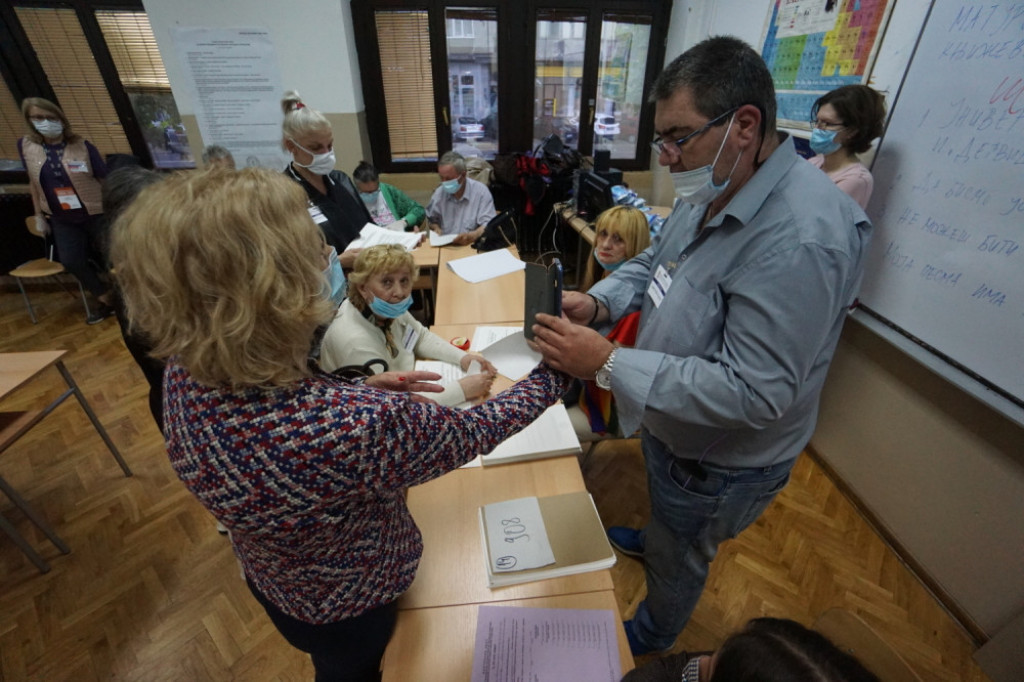 Izbori u Srbiji 2020, otvorena birališta