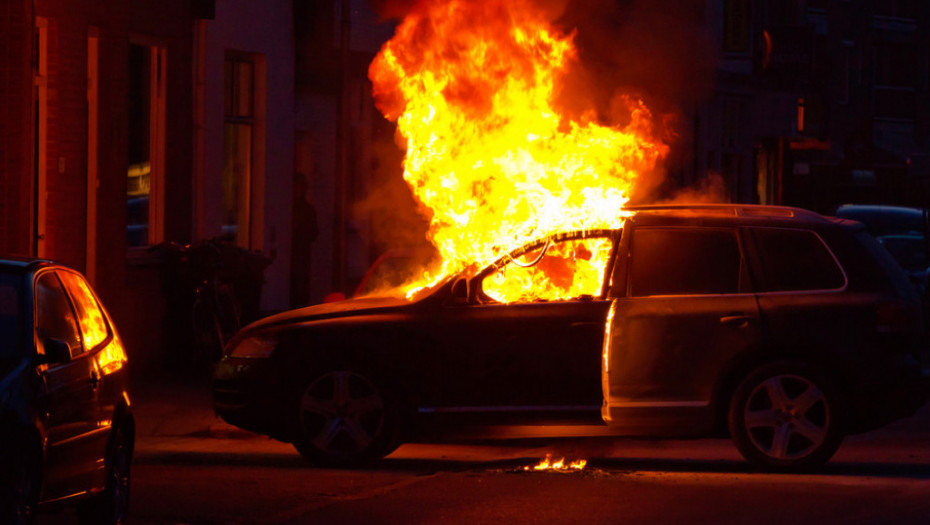 Auto, vatra, kola u plamenu, požar, plamen, kola, zapaljena kola