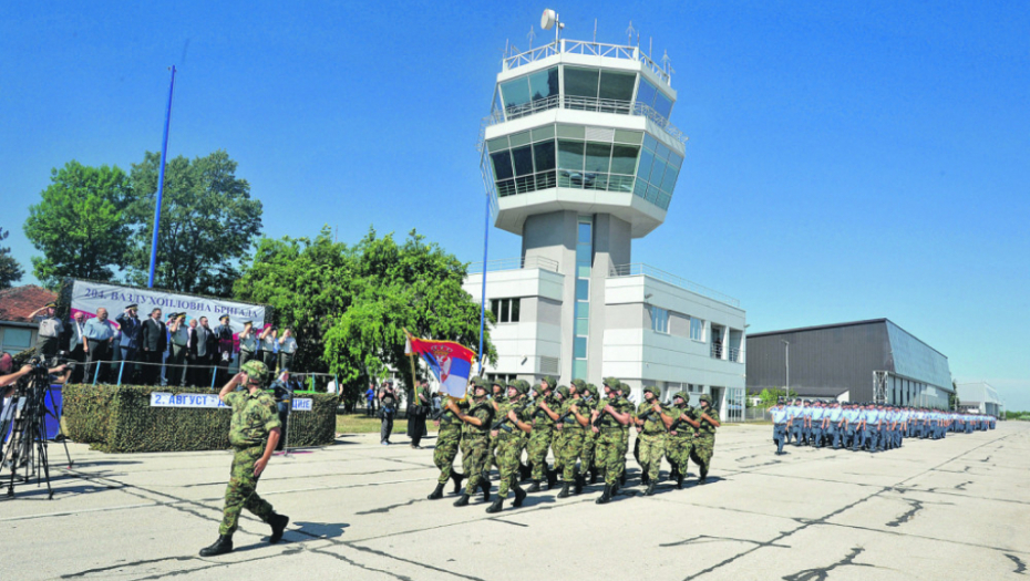 Vojni aerodrom u Batajnici