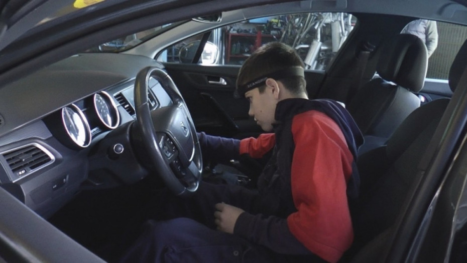 Najmlađi automehaničar u Srbiji