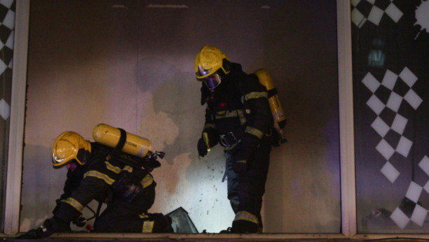 POŽAR U FRANCUSKOJ ULICI Vatrogasci odmah reagovali, u toku je dogašavanje vatre