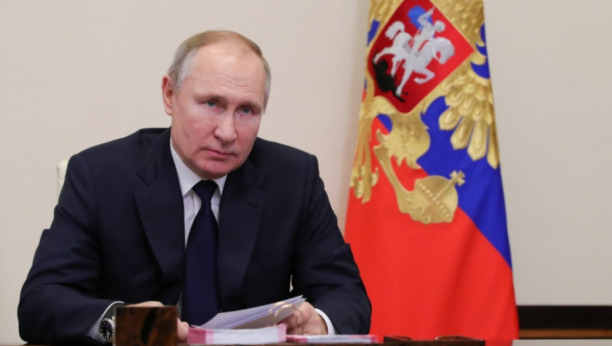 ZABRANIO ISTOPOLNE ZAJEDNICE Putin protiv gej brakova
