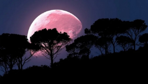 ZABRINJAVAJUĆE UPOZORENJE NAUČNIKA: "Mesec se polako udaljava od Zemlje" (VIDEO)