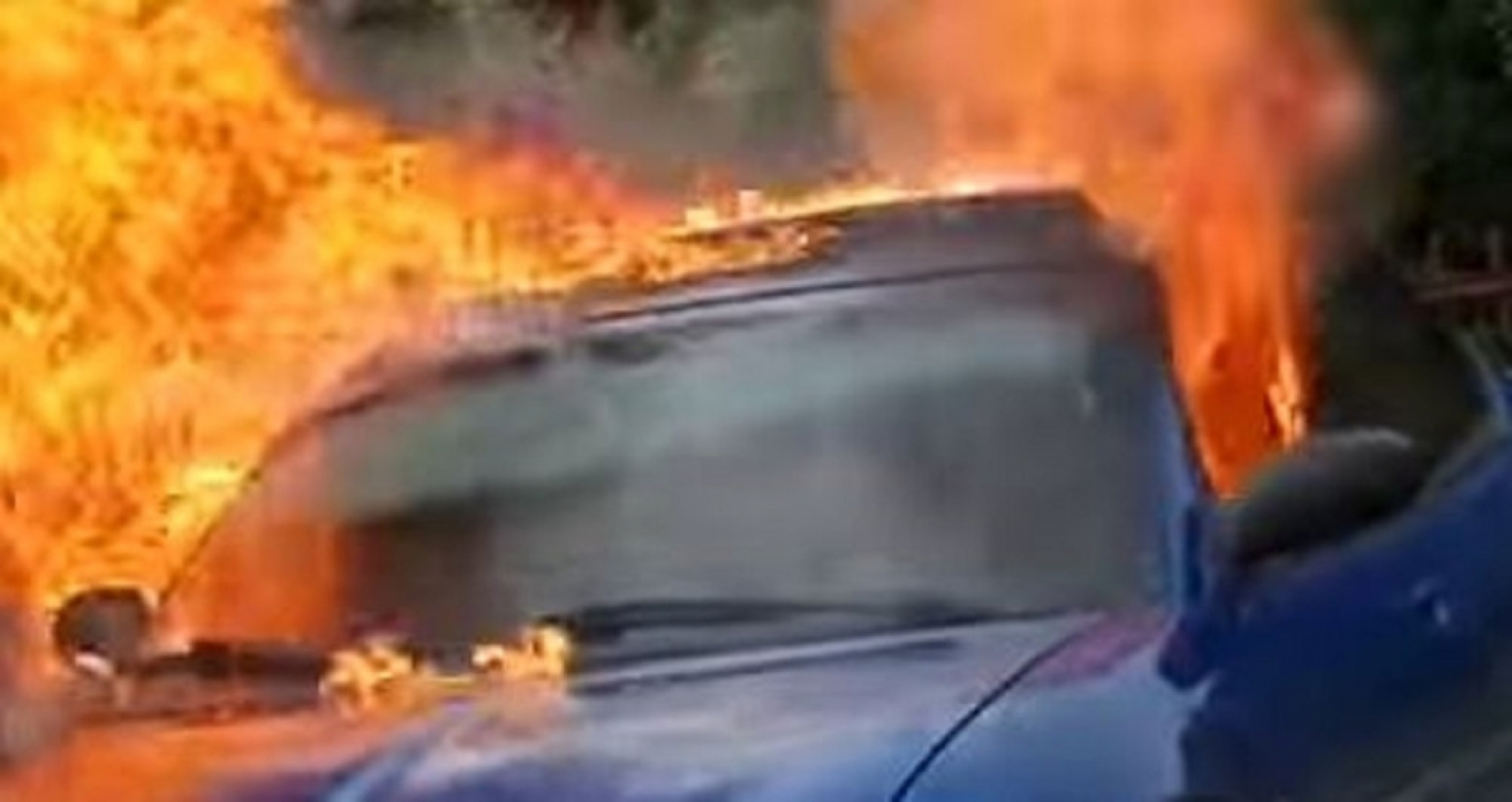 zapaljen auto