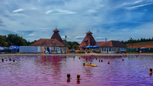 RAJ NA ZEMLJI Ružičasto jezero Pačir leči reumatizam i kožne bolesti!