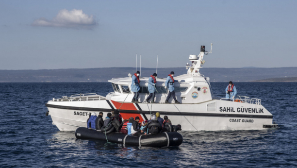 Italijanska straža kod Lampeduze presrela četiri broda sa migranata, policija je bila šokirana brojem izbeglica