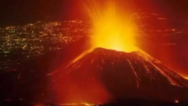 ETNA PROKLJUČALA! Snimljena erupcija najvećeg vulkana u Evropi, magma topi sve pred sobom (VIDEO)
