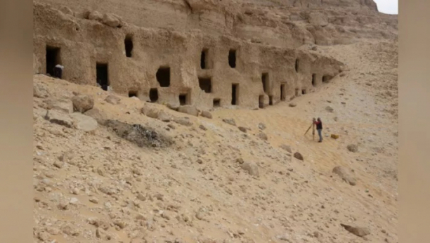 Ogromno groblje u steni sa najmanje 250 kamenih grobnica otkrivenih u Egiptu