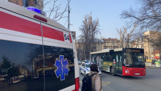 MEĐU POVREĐENIM PUTNICIMA I DETE! Nezgoda kod Mostarske petlje: Autobus naglo zakočio!