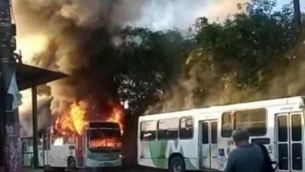 Gore autobusi i policijska vozila u Brazilu: Krvava odmazda klanova zbog smrti narko dilera, naredba stigla iz zatvora (VIDEO)
