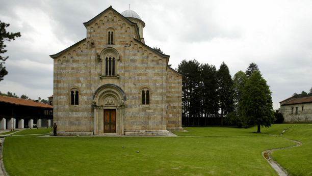 ŠIPTARI BEZ IKAKVOG SRAMA Govore o "kulturnom nasleđu" a manastir Dečani proglašen za jedno od najugroženijih mesta kulturne baštine u Evropi