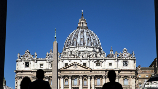 SEKS ŽURKA U DOBA KORONE Vatikan istražuje tvrdnje o "druženju" u katedrali za vreme lokdauna