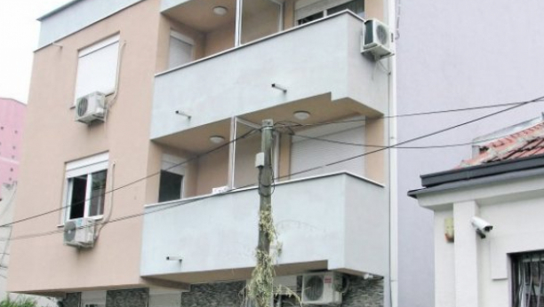 "TO SU DUHOVI, NE ZNAM ŠTA OVDE RADE" Urnebesna scena iz stambene zgrade u Beogradu (FOTO)