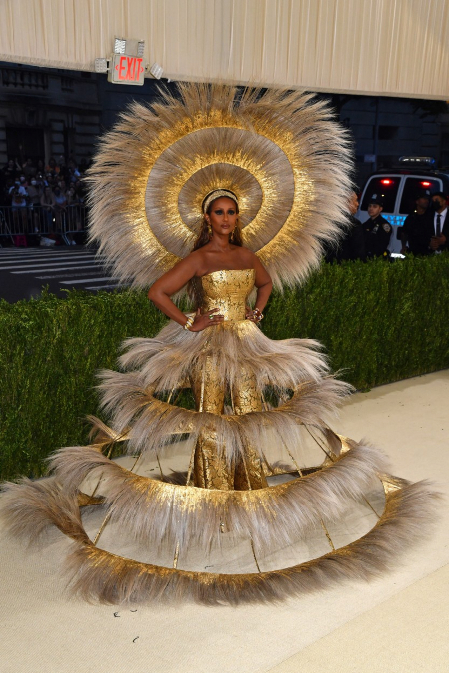 KAUBOJKA DŽENIFER LOPEZ ZVEZDA MET GALA U Njujorku sinoć održan modni spektakl! (FOTO)
