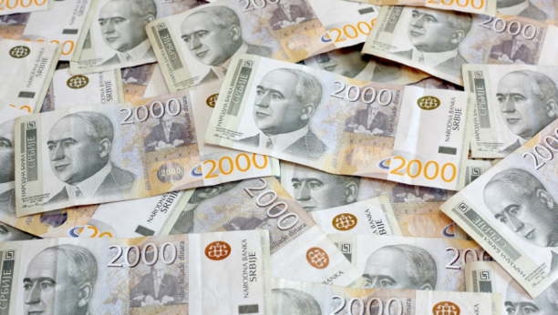 UKUPNA VREDNOST LAŽNIH PARA 174.OOO EVRA Eksperti Narodne banke Srbije otkrili falsifikovani novac