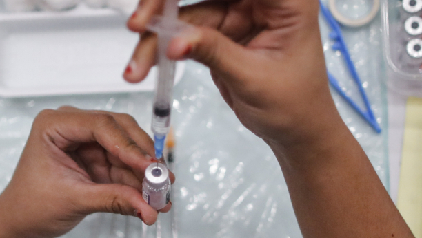U TOKU SU PREGOVORI Moguća proizvodnja vakcine "Sputnjik lajt" na Torlaku